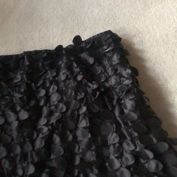 Frilly skirt! - Picture 5 of 6